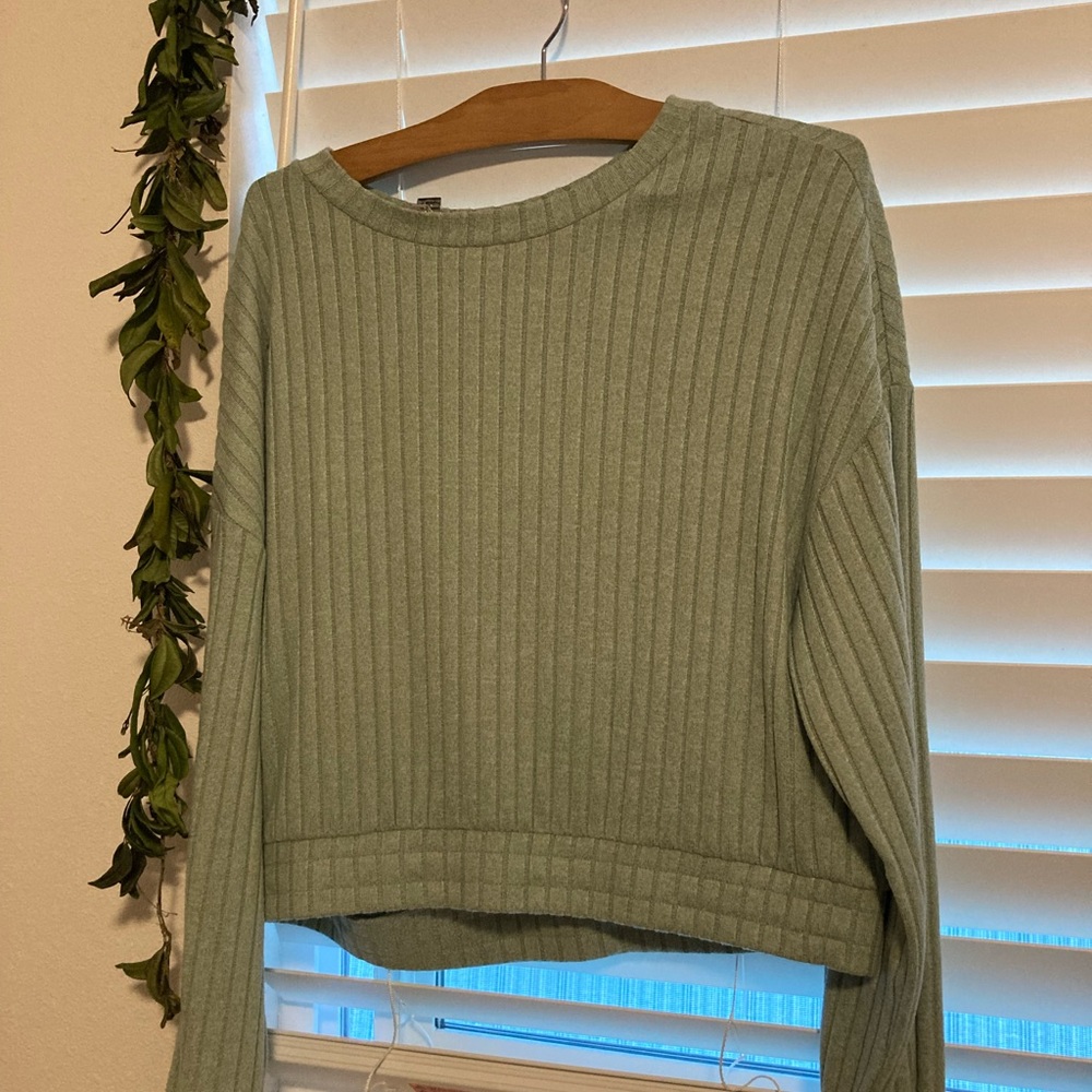 Hollister cropped sage sweater-top!